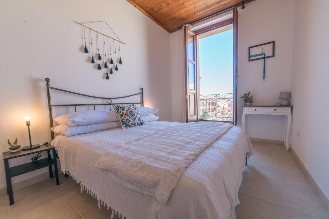 Yenne Rooms Wifi-Ac Кальяри Экстерьер фото