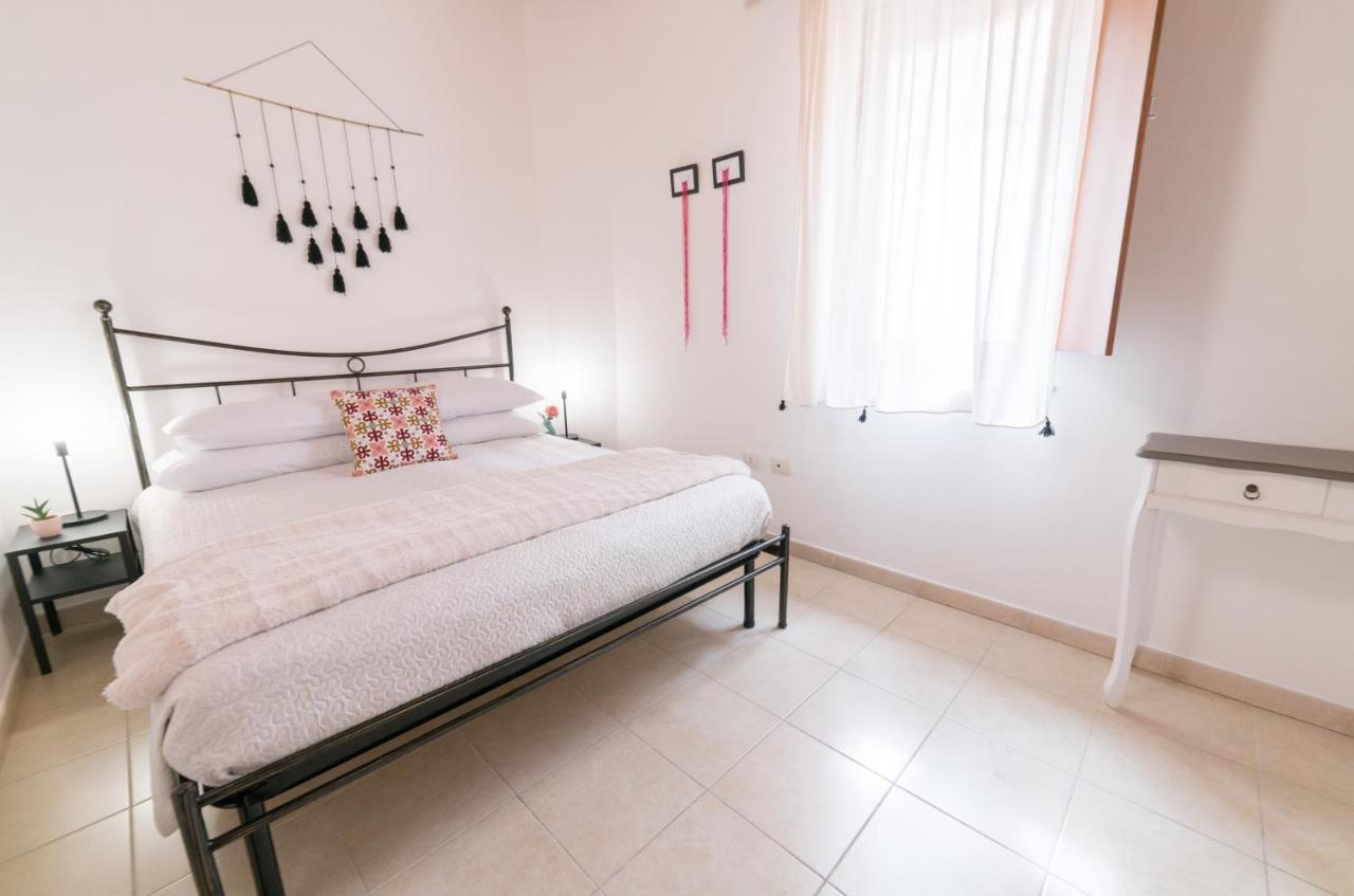 Yenne Rooms Wifi-Ac Кальяри Экстерьер фото