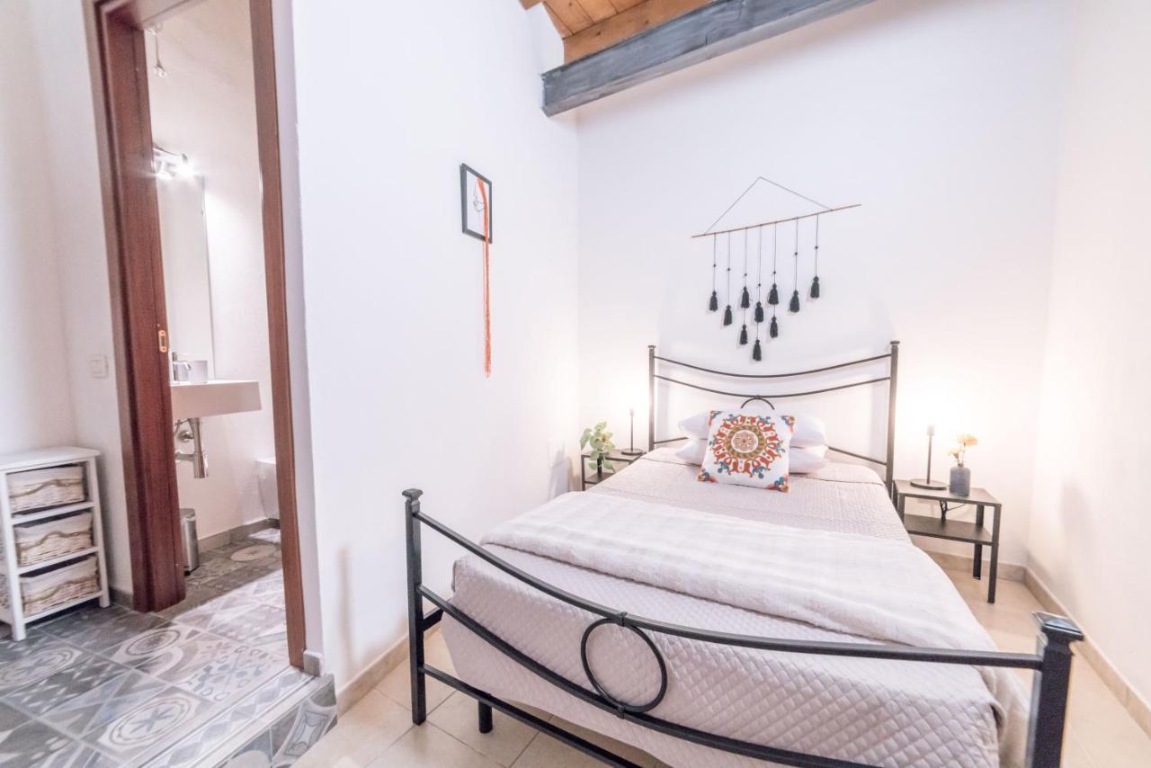 Yenne Rooms Wifi-Ac Кальяри Экстерьер фото