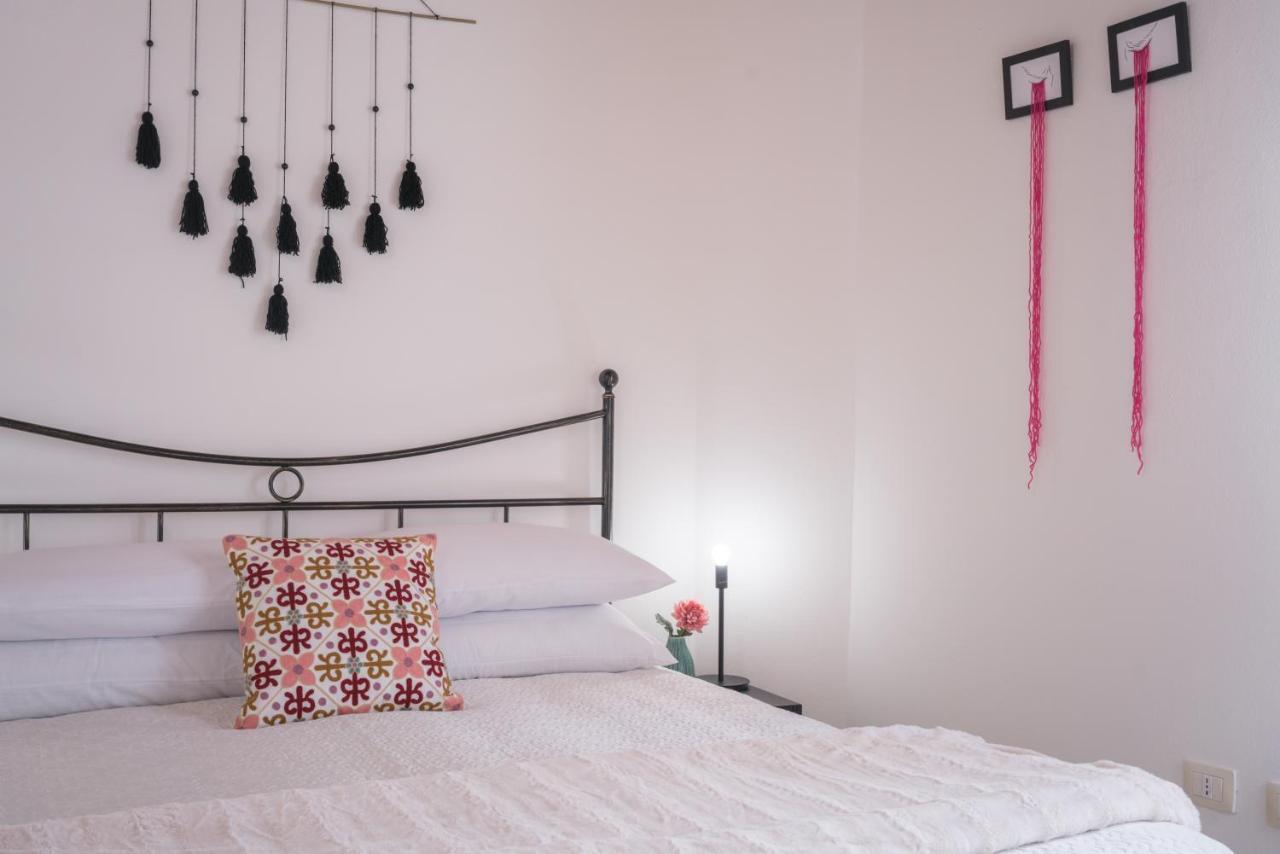 Yenne Rooms Wifi-Ac Кальяри Экстерьер фото
